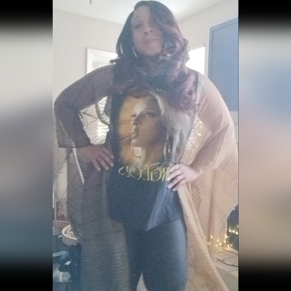 Upcycled Mary J. Blige Graphic T-Shirt / Poncho - Picture 5 of 6